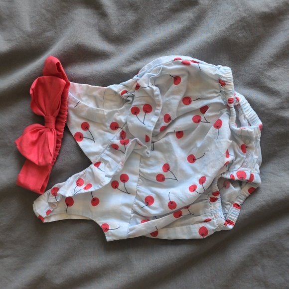 Lot of 11 - 0-3 mos - EUC - Picture 4 of 6